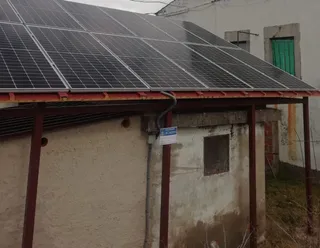 La instalación de placas solares en Cristóbal de la Sierra permite ahorrar un 70% en la factura municipal