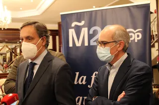 El alcalde de Salamanca, Carlos García Carbayo, junto con el Presidente de la Diputación, Javier Iglesias