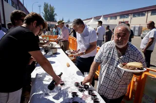 Jornada solidaria carne charoles a favor de la AACC. Foto Salamaq