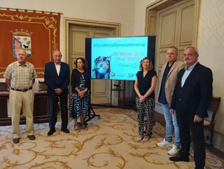 El presidente de la Federación de Salud Mental de Castilla y León y Vega Villar, concejala de Salud Mental