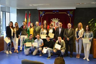 Entrega de diplomas a los alumnos de FP de prácticas en Leroy Merlín
