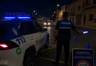 Policía Local de Peñaranda de Bracamonte en un control rutinario