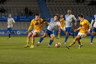 Domenech pugna con Serrano FOTO UNIONISTAS CF