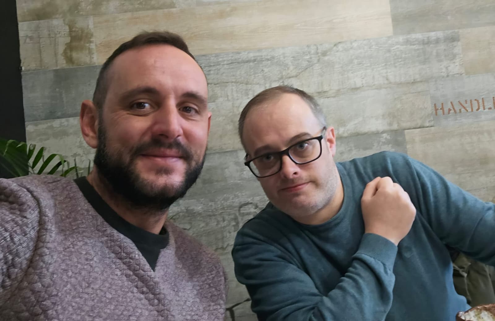Mario S&aacute;nchez Y Cristian S&aacute;nchez Ser&aacute;n Hombres De Musgo En B&eacute;jar