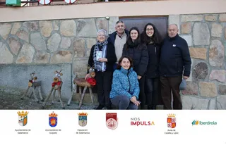 Mari Martín, ganadora del primer premio de la categoría 'Decoración e Iluminación Navideña' 2