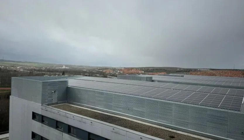 Placas solares en el CAUSA