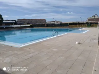 Villares de la Reina, apertura de las piscinas y nuevos vestuarios (20)
