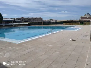 Villares de la Reina, apertura de las piscinas y nuevos vestuarios (20)