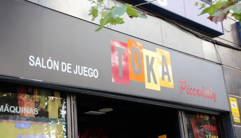 Casas de apuestas, salones de juego