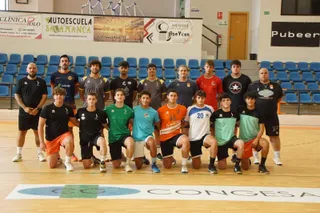 Primer entrenamiento del BM Salamanca en la temporada 2025/26