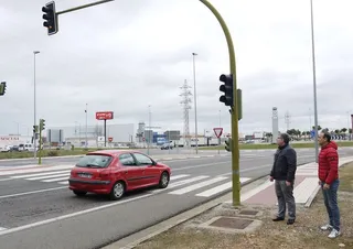 Pasarela sobre polígonos Montalvo I y III 1