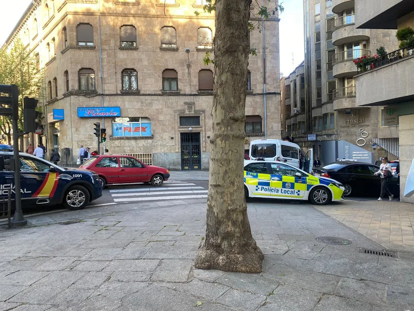 Policía Nacional y Local en el paseo de Carmelitas