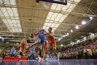 Imagen del Perfumerías Avenida – Valencia Basket | FOTO SALAMANCA24HORAS.COM