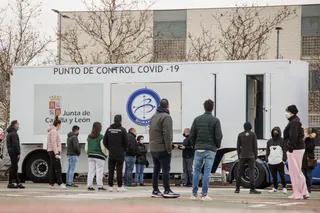 Jose Vicente ICAL. Campaña de test de antígenos para diagnóstico de la Covid 19 en una unidad móvil contratada por la Consejería de Sanidad, en Ciudad Rodrigo(Salamanca) (4)