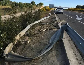 Herido un joven de 23 años al salirse de la A-66 en Buenavista
