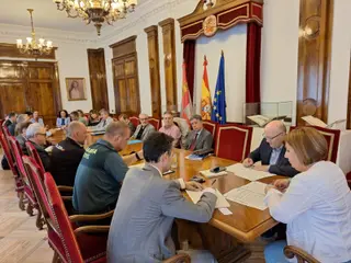 Rosa López se reúne por primera vez con la Comisión de Asistencia a la subdelegada del Gobierno en Salamanca. Foto Subdelegación de Salamanca