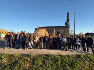 Iruelos rinde homenaje a su identidad con la inauguración de un monumento creado por sus propios vecinos | Ayto Iruelos
