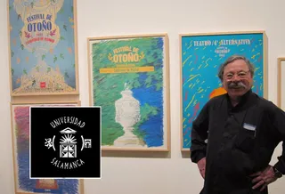 El diseñador Alberto Corazón y superpuesto el logo que realizó para la Universidad de Salamanca