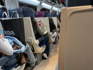 Pasajeros en un tren que conecta Salamanca con Madrid. Archivo
