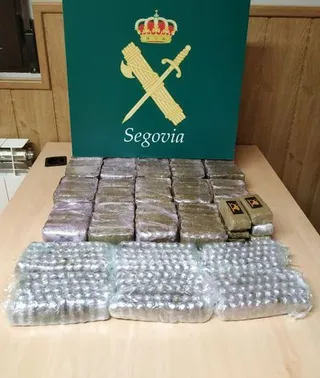 Once kilos de hachís incautados por la Guardia Civil de Segovia. FOTO ICAL