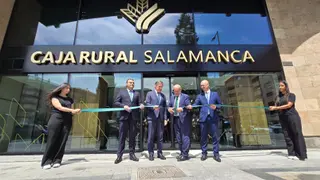 La Caja Rural de Salamanca se moderniza y mantiene su cercana esencia con la renovación de la imagen de su sede central - Andrea Mateos