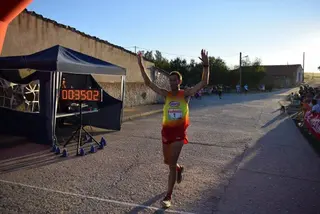 Pablo Rodríguez y Verónica Sánchez vencen en la undécima edición de la Carrera Campestre de Valdemierque