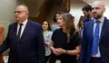 Fermina Martín, tras el consejero vestida de azul claro, en un acto en la Junta 