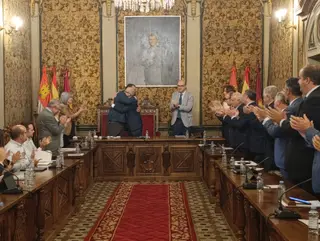Iglesias pasa el testigo de la Diputación a David Mingo 