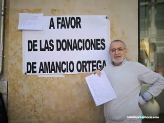 Recogida de firmas por amancio ortega