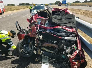Tres heridos en el choque de un camión y un turismo en la A-62 en La Fuente de San Esteban