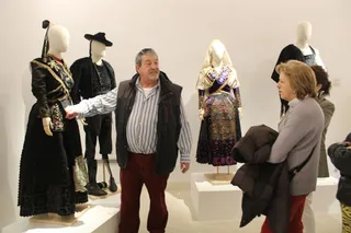 Exposición Aires de Marzo. Ever Macías explica los misterios del traje charro (1)