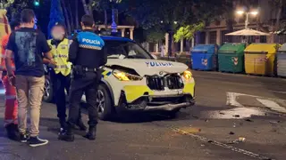 Un agente de la Policía Local de Salamanca resulta herido tras chocar contra un turismo en Salamanca