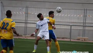 Juanito, central del RS Monterrey.