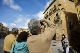 Los españoles no pueden viajar por su propio país: Casi el 60% de las reservas de hoteles en España para verano proceden del extranjero