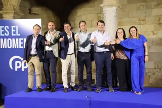 Alfonso Fernandez Mañueco, Carlos García Carbayo, y José Antonio Bermúdez de Castro, intervienen en un acto con afiliados y simpatizantes