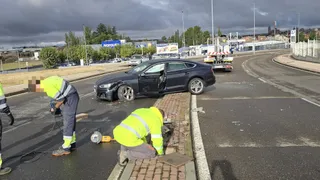 Accidente en la rotonda de E.Leclerc