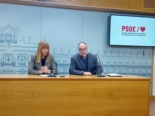 María Sánchez, viceportavoz del PSOE de Salamanca y el concejal Juan José García Meilán