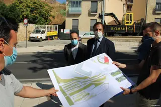 García Carbayo junto al ex concejal de Urbanismo, Dani Llanos, en la presentación de las primeras obras del cerro