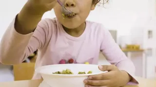 Niña comiendo | Europa Press