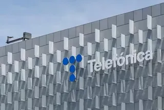 Fachada del edificio de Distrito Telefónica. DIEGO RADAMÉS. EUROPA PRESS