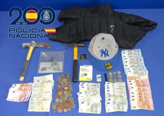 Efectos incautados a los dos ladrones detenidos | Policía Nacional