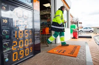 JL Leal Gasolinera Repsol en la N122 a la entrada de Zamora