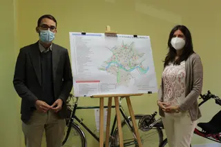 El Concejal de Juventud Ángel Fernández Silva y La concejala de Medio Ambiente, Miryam Rodríguez, presentan nuevas iniciativas relacionadas con la movilidad en bicicleta