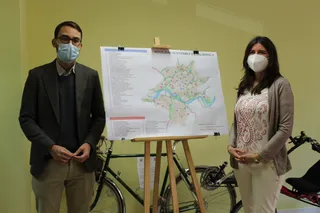 El Concejal de Juventud Ángel Fernández Silva y La concejala de Medio Ambiente, Miryam Rodríguez, presentan nuevas iniciativas relacionadas con la movilidad en bicicleta