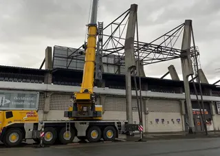 Desmontaje de los videomarcadores del estadio Helmántico | FOTO SALAMANCA CF UDS