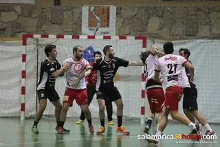 El BM Salamanca sigue en la zona alta de la tabla
