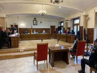 M.I. acusado de secuestrar a una familia a punta de escopeta y maniatar con bridas sus manos