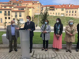 El Ayuntamiento homenajea a los mayores fallecidos por la pandemia