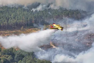 Incendio en la frontera de Galicia y Castilla y León en la localidad zamorana de Castromil | Leal