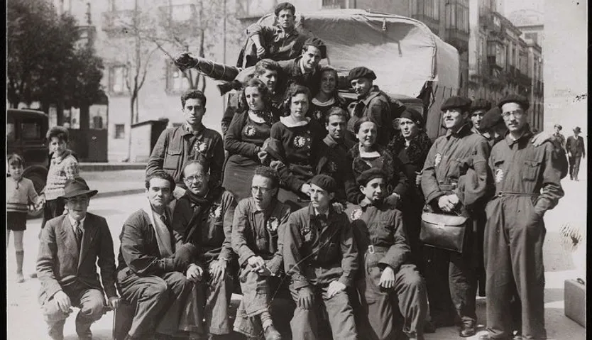 Componentes de La Barraca (1933). Fotografía anónima. Colección del Museo Nacional Centro de Arte Reina Sofía, Madrid, España